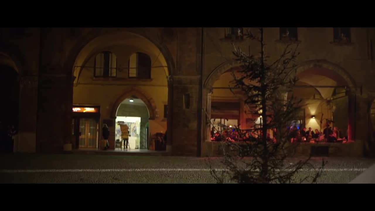 Buon Natale Eros Ramazzotti.Skachat Eros Ramazzotti Buon Natale Klip Besplatno