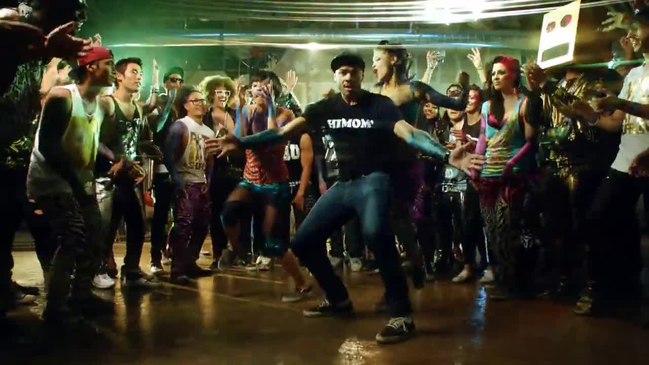 Скачать Lmfao - Champagne Showers Feat. Natalia Kills Клип Бесплатно
